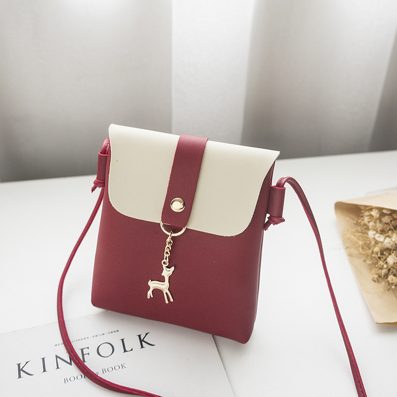 Leather Workshop - Nova Bolsa Transversal Feminina com Pingente