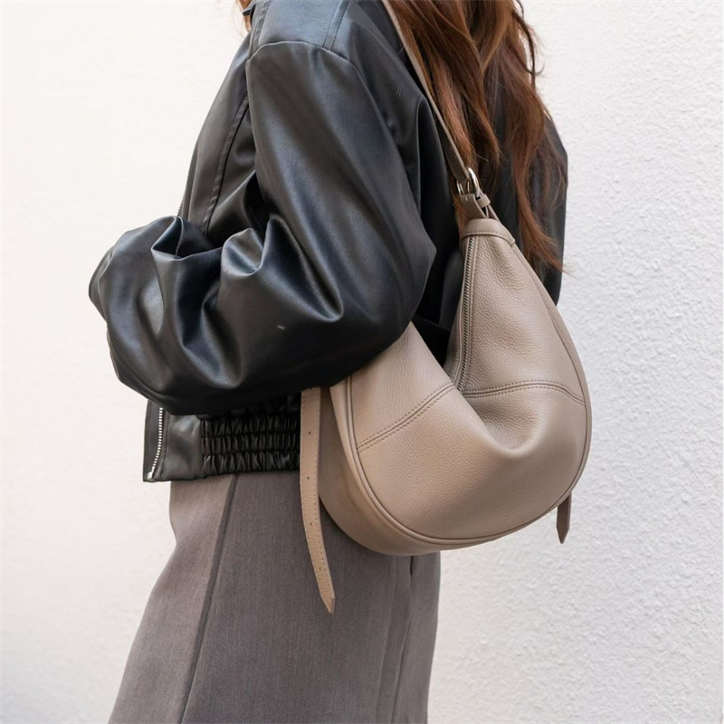 Leatherwork Bag - Bolsa Hobo Crescente de Couro Genuíno