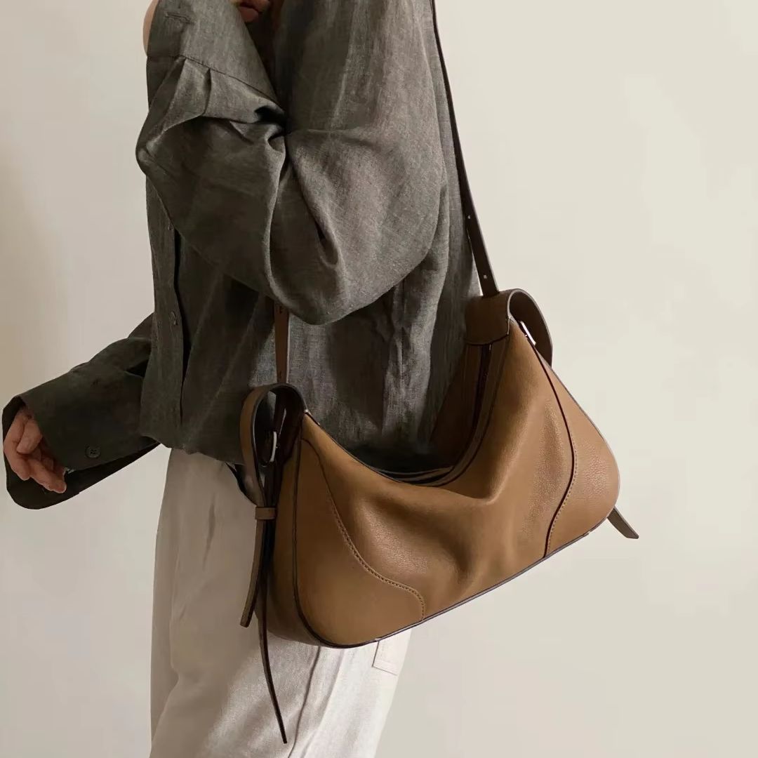 Bolsa de Ombro Feminina Casual - Leather Work Japan avaliação e preço