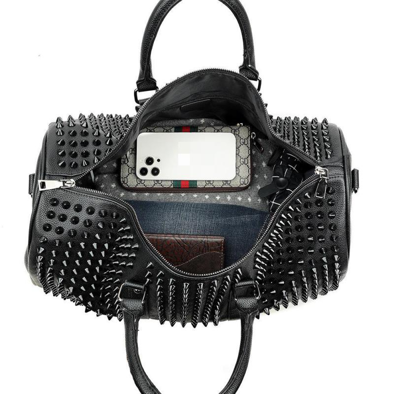 Bolsa de Ombro Transversal de  - Leatherwork Rivets avaliação e preço
